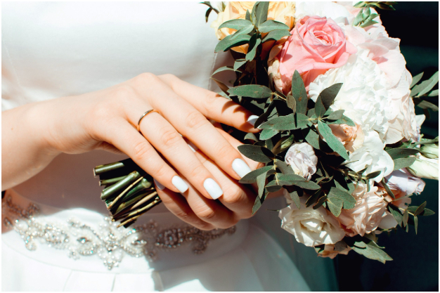 Mientras más grande sea el anillo de bodas más rápido llega el divorcio: Estudio dice las probabilidades