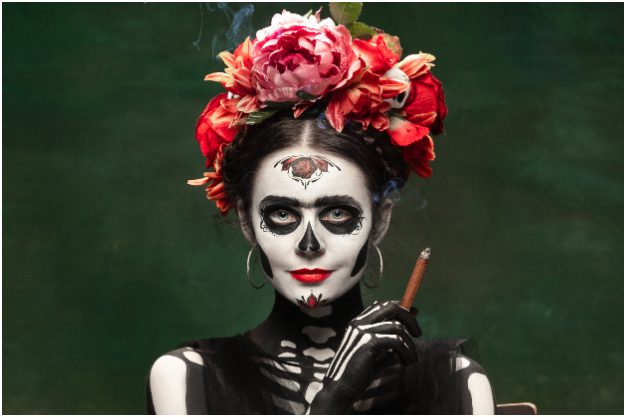 Pasos para hacerte un maquillaje de catrina y triunfar este Halloween