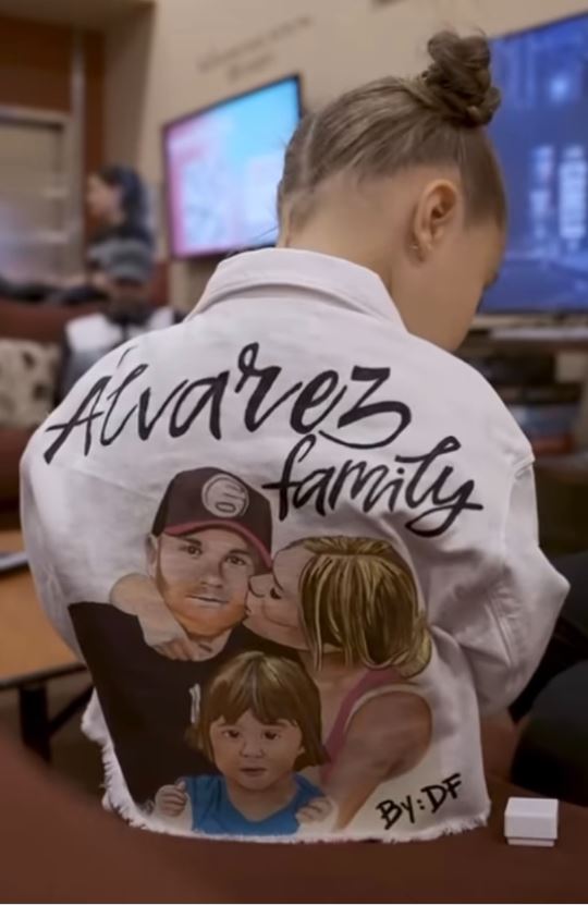 La hija chiquita del Canelo Álvarez le da su apoyo incondicional
