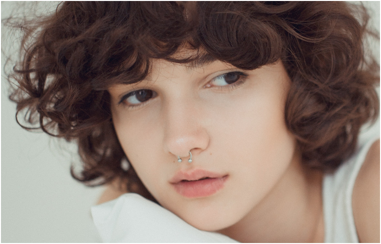 Adolescente usa un Power Point para exponerle a su madre las razones por las que debe dejarla ponerse un piercing